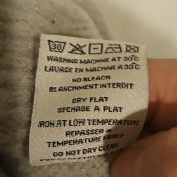 J S Millenium light gray and gold shrug. - Picture 5 of 6